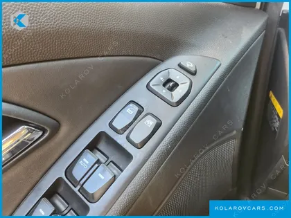 HYUNDAI TUCSON DIESEL 2WD LX20