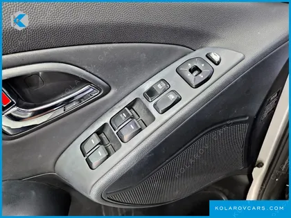 HYUNDAI TUCSON DIESEL 2WD LX20