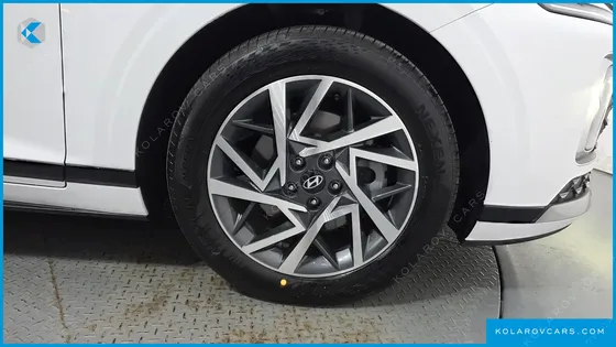 HYUNDAI GRANDEUR 2,5 GASOLINE 2WD