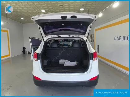 HYUNDAI TUCSON DIESEL 2WD LX20
