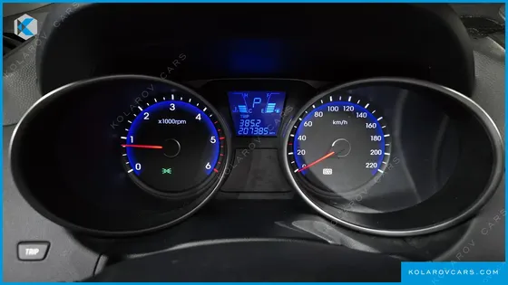 HYUNDAI TUCSON DIESEL 2WD LX20