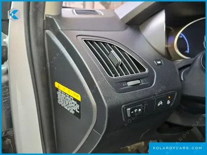 HYUNDAI TUCSON DIESEL 2WD LX20
