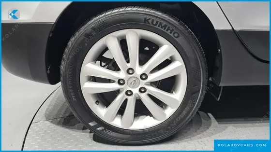 HYUNDAI TUCSON DIESEL 2WD LX20