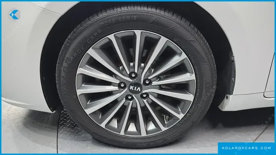 KIA K7 3.0 LPI LUXURY (RENTAL CAR)