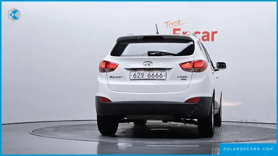 HYUNDAI TUCSON DIESEL 2WD LX20