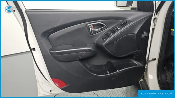 HYUNDAI TUCSON DIESEL 2WD LX20