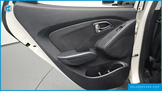 HYUNDAI TUCSON DIESEL 2WD LX20