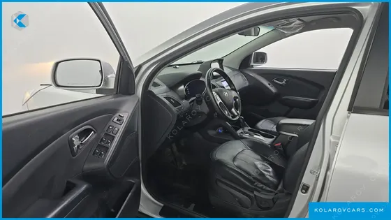 HYUNDAI TUCSON DIESEL 2WD LX20