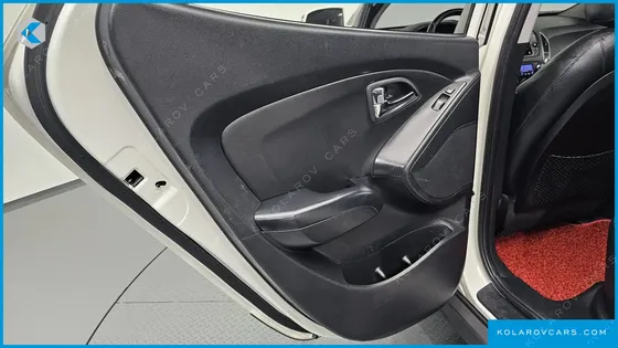 HYUNDAI TUCSON DIESEL 2WD LX20