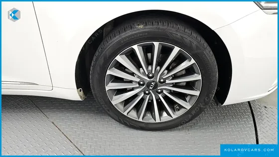 KIA K7 3.0 LPI LUXURY (RENTAL CAR)