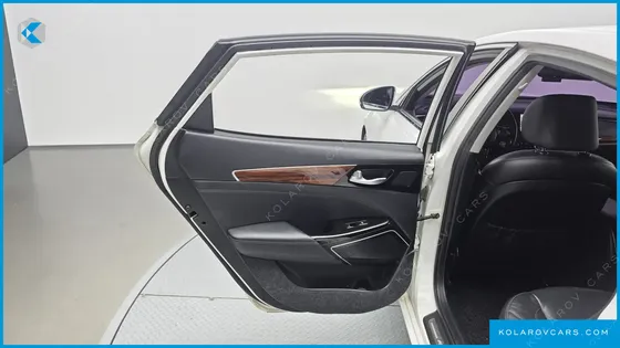 KIA K7 3.0 LPI LUXURY (RENTAL CAR)