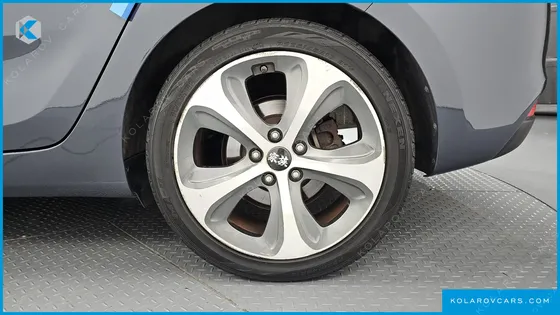 KIA CARENS 2.0 LPI NOBLESSE