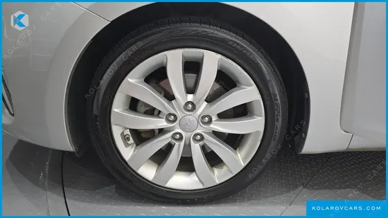KIA CARENS 2.0 LPI LUXURY