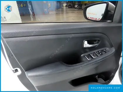 KIA CARENS 2.0 LPI PRESTIGE