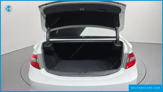 HYUNDAI GRANDEUR HG240 MODERN