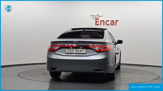 HYUNDAI GRANDEUR HG240 MODERN