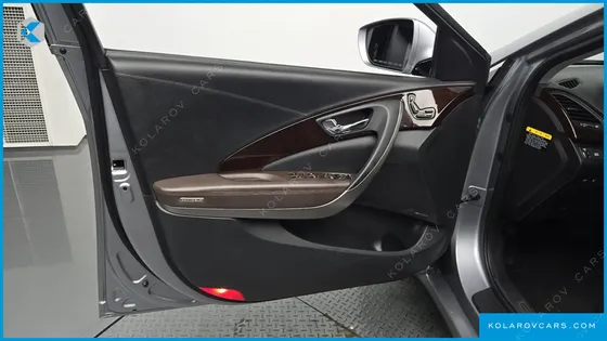 HYUNDAI GRANDEUR HG240 MODERN