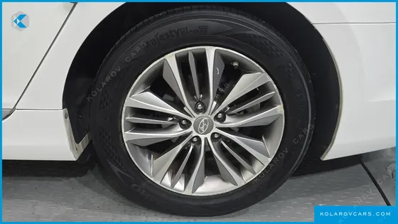 HYUNDAI GRANDEUR HG240 MODERN