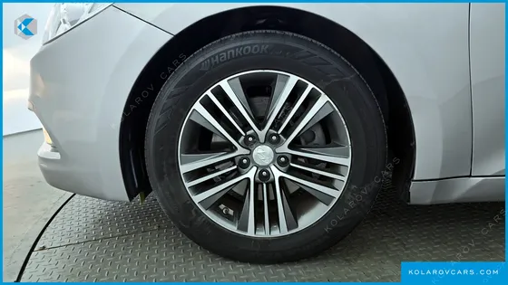 HYUNDAI GRANDEUR HG240 MODERN