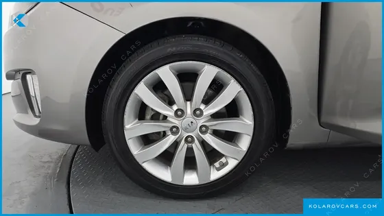 KIA CARENS 2.0 LPI LUXURY