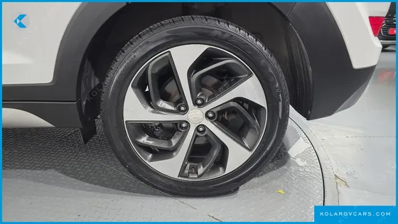 HYUNDAI TUCSON DIESEL 2.0 2WD