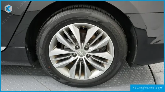 HYUNDAI GRANDEUR HG240 MODERN COLLECTION