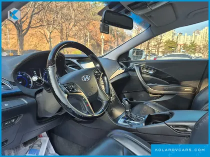 HYUNDAI GRANDEUR HG240 MODERN
