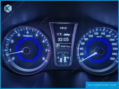 HYUNDAI GRANDEUR HG240 LUXURY