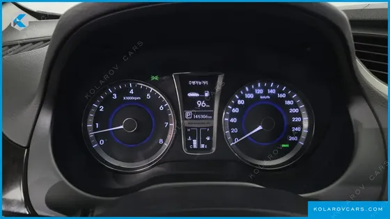 HYUNDAI GRANDEUR HG240 LUXURY