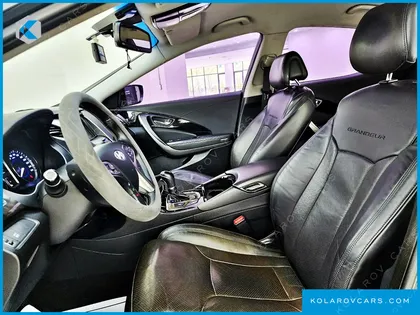 HYUNDAI GRANDEUR HG240 LUXURY