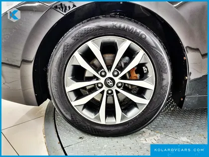 HYUNDAI GRANDEUR HG240 LUXURY