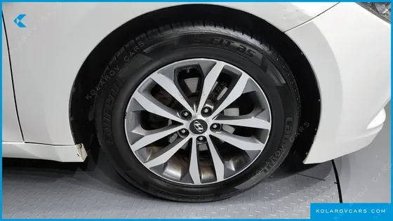HYUNDAI GRANDEUR HG240 LUXURY