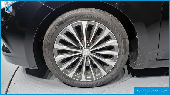 HYUNDAI GRANDEUR HG240 MODERN