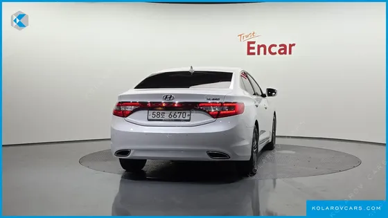 HYUNDAI GRANDEUR HG240 MODERN