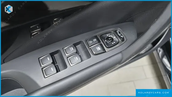 HYUNDAI GRANDEUR HG300 ROYAL