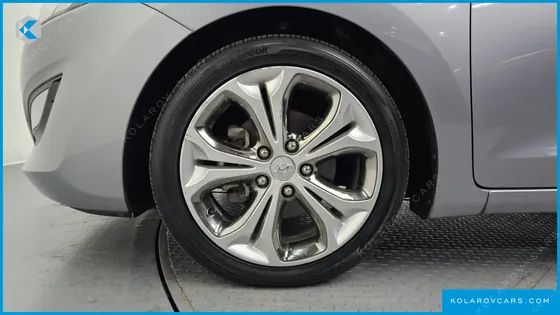 HYUNDAI I30 DIESEL 1.6 VGT UNIQUE