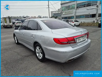 HYUNDAI GRANDEUR Q240 DELUXE