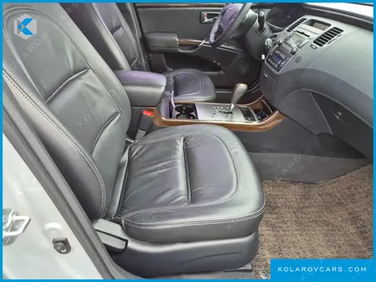 HYUNDAI GRANDEUR Q240 DELUXE