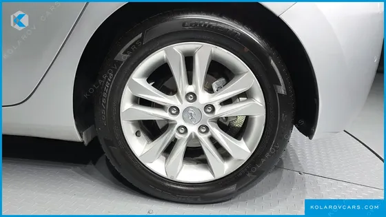 HYUNDAI I30 DIESEL 1.6 VGT UNIQUE