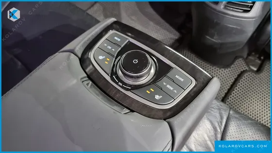 HYUNDAI GRANDEUR HG240 MODERN