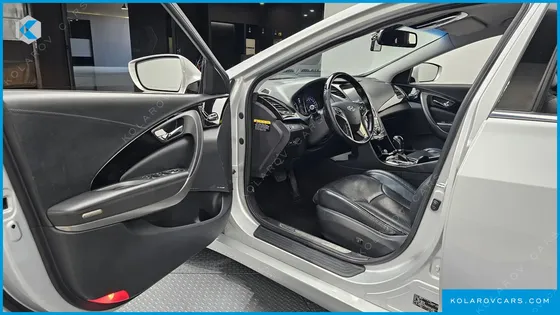 HYUNDAI GRANDEUR HG240 MODERN
