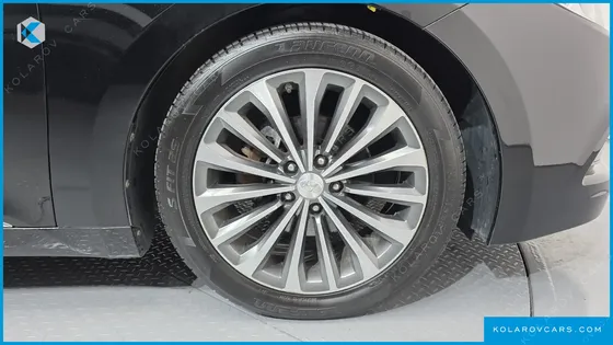 HYUNDAI GRANDEUR HG240 MODERN
