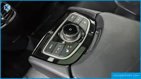 HYUNDAI GRANDEUR HG240 MODERN