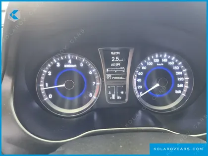 HYUNDAI GRANDEUR HG240 MODERN