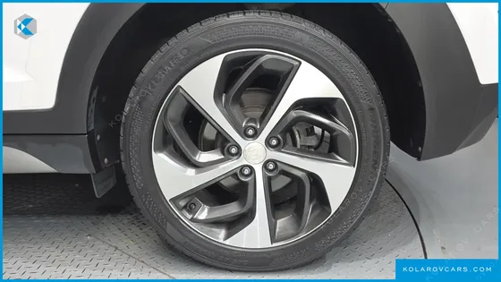 HYUNDAI TUCSON DIESEL 2.0 2WD
