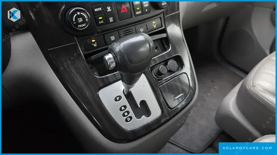 KIA CARNIVAL NEW CARNIVAL LIMOUSINE GLX