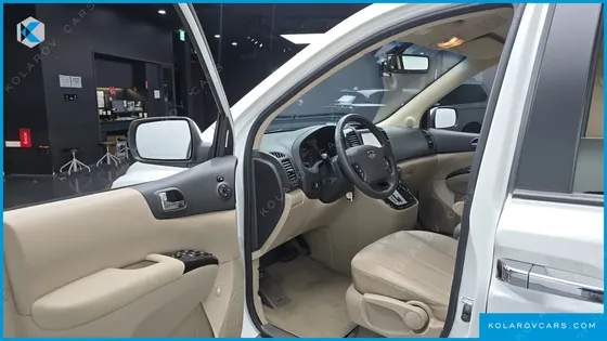 KIA CARNIVAL NEW CARNIVAL LIMOUSINE GLX