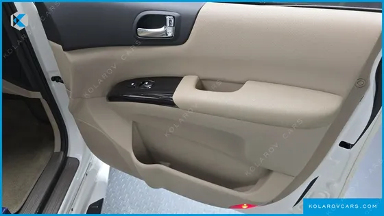 KIA CARNIVAL NEW CARNIVAL LIMOUSINE GLX