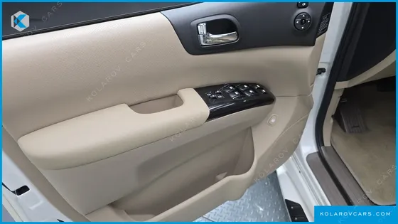 KIA CARNIVAL NEW CARNIVAL LIMOUSINE GLX