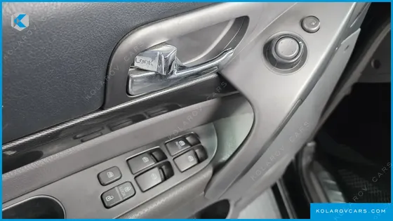 KGM - SSANGYONG KORANDO 4WD LT 11-SEATER